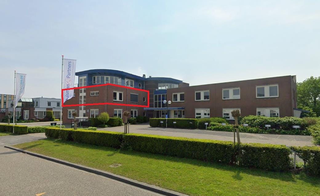 Bekijk foto 2 van Pompmolenlaan 13