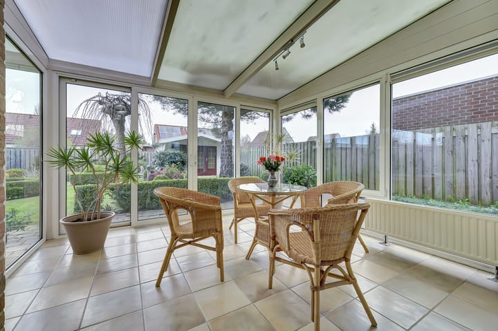 Photo 3 of Emmastraat 8