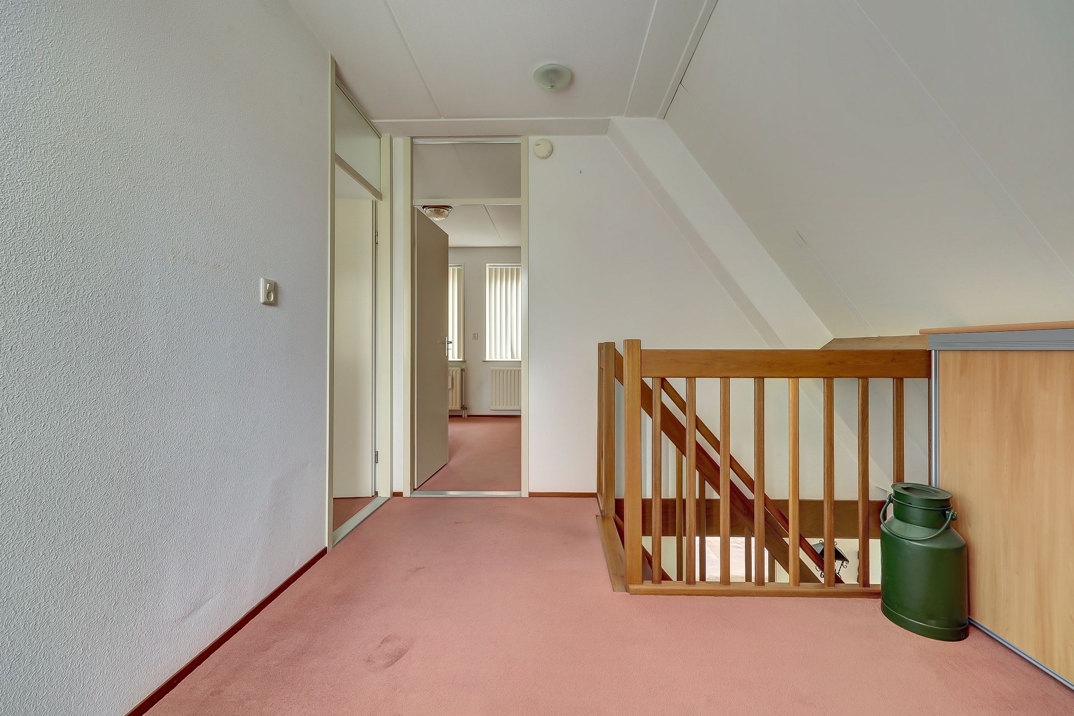 Detached semi-bungalow with ground floor bedroom and sunny garden — 22