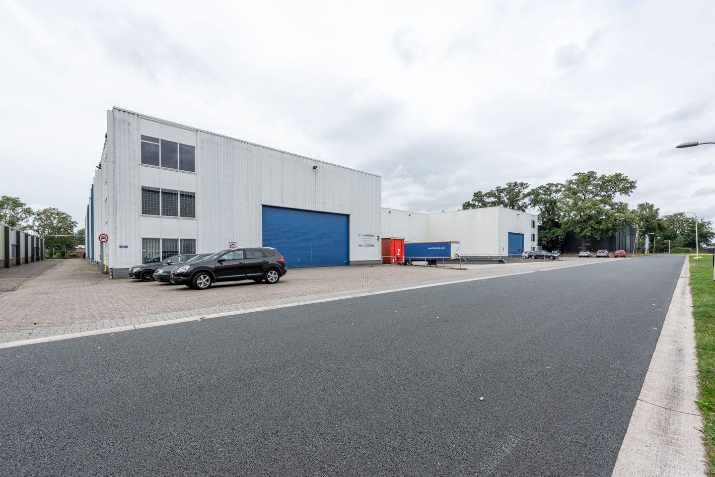 Bekijk foto 3 van Ir. Hanlostraat 11