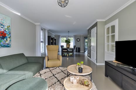 Jasmijn 10 secondary image