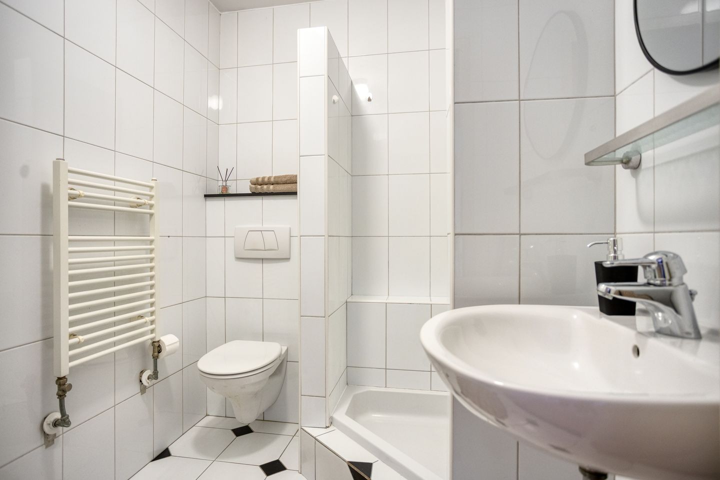 Photo 19 of Edenstraat 15-C