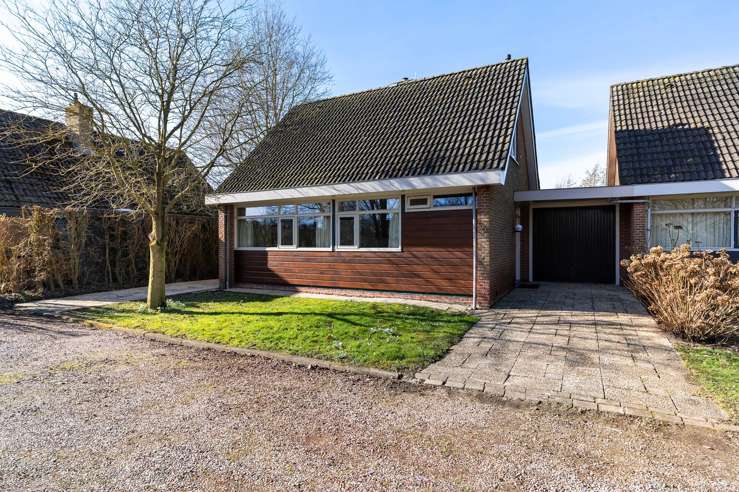 Waterfront Living with Panoramic Lake Views in Friesland — 46
