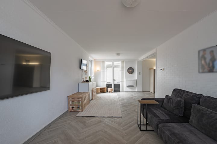 Photo 2 of Emmastraat 4