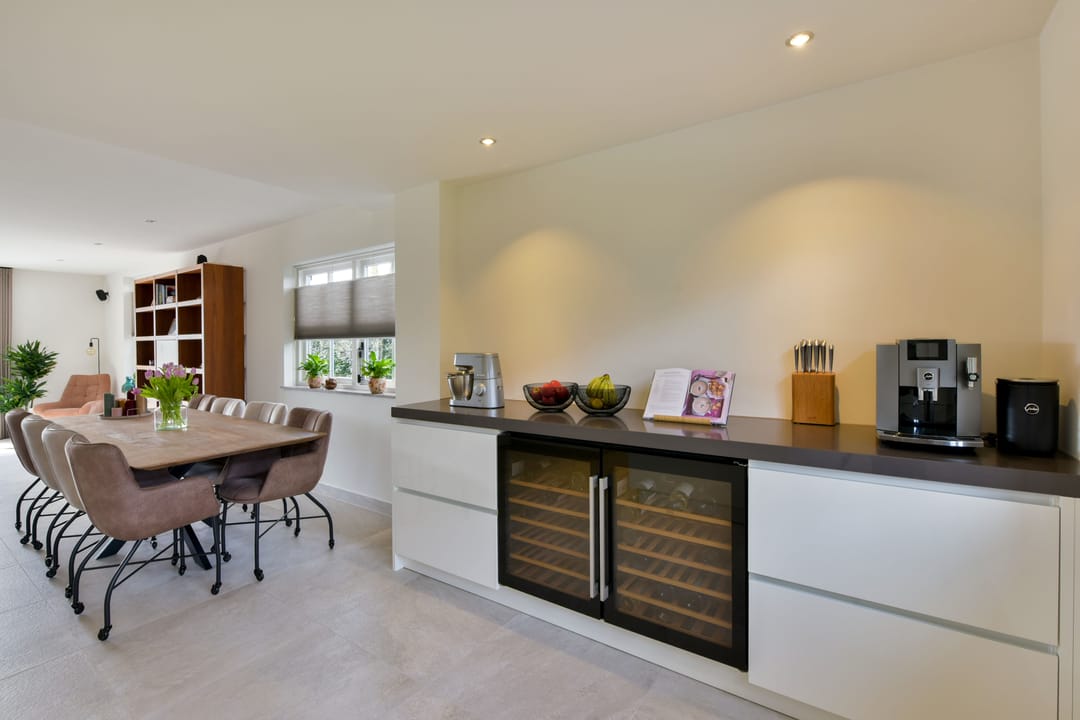 Luxurious Renovated Villa with Private Sauna and Green Views in Wilnis — 9