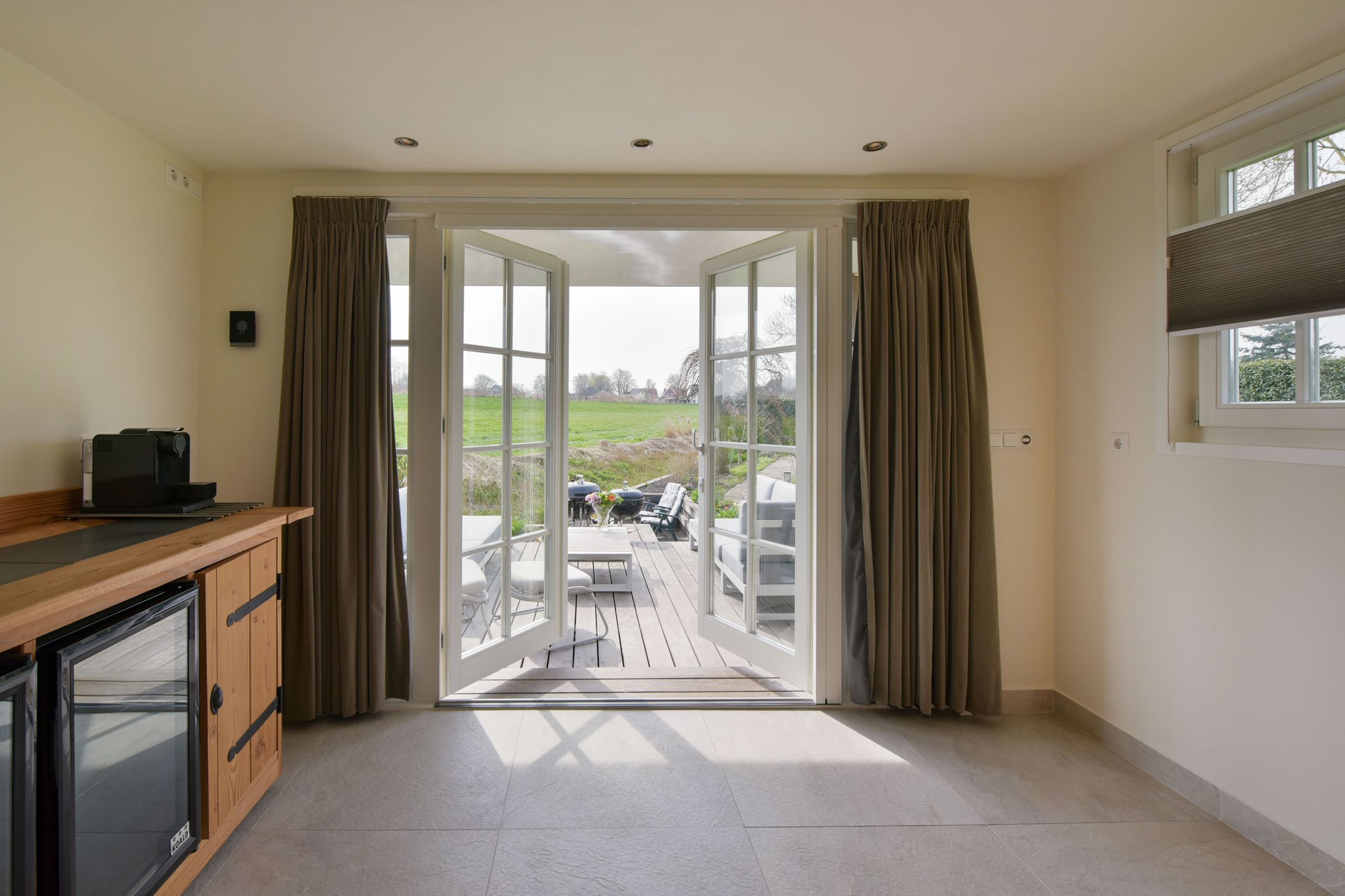 Luxurious Renovated Villa with Private Sauna and Green Views in Wilnis — 32