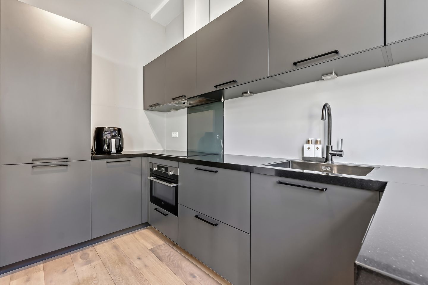 Photo 20 of Valkenboskade 616