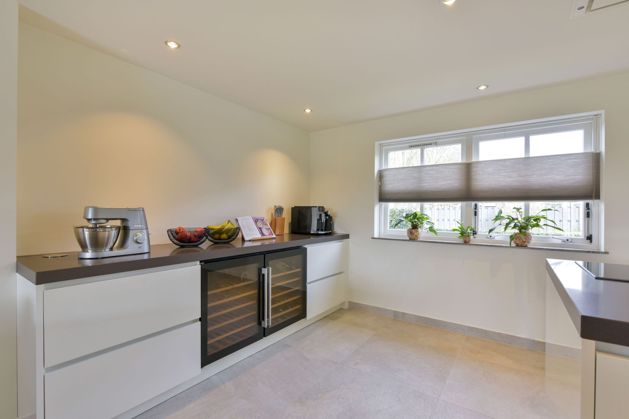 Luxurious Renovated Villa with Private Sauna and Green Views in Wilnis — 10