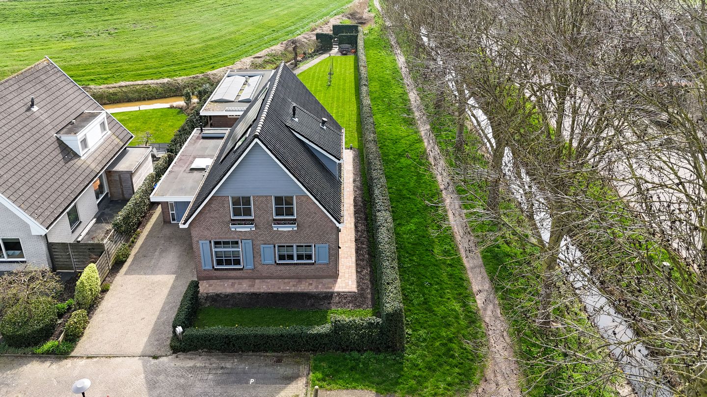 Luxurious Renovated Villa with Private Sauna and Green Views in Wilnis — 42