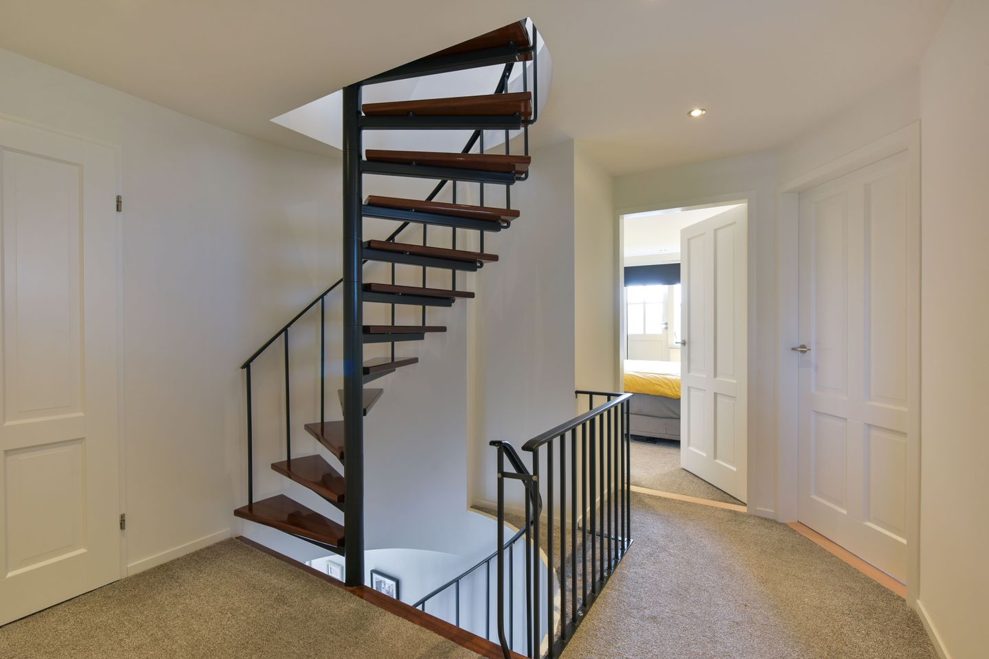 Luxurious Renovated Villa with Private Sauna and Green Views in Wilnis — 26