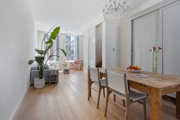 Photo 4 of Floresstraat 2-A