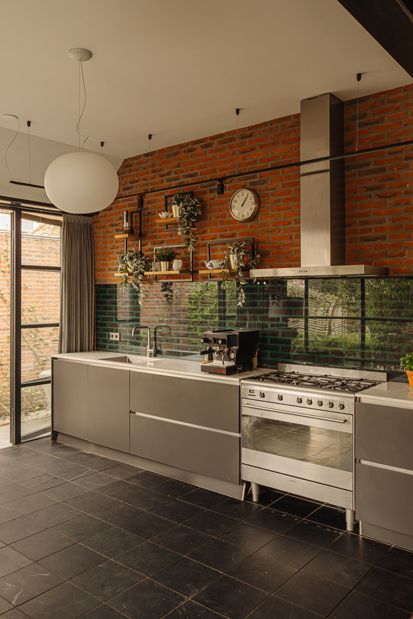 Charming Renovated Corner House from 1906 with Garden and Four Bedrooms — 14