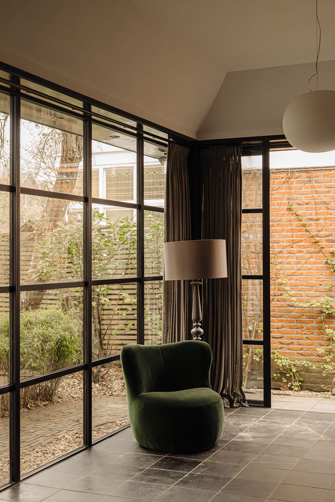 Charming Renovated Corner House from 1906 with Garden and Four Bedrooms — 16