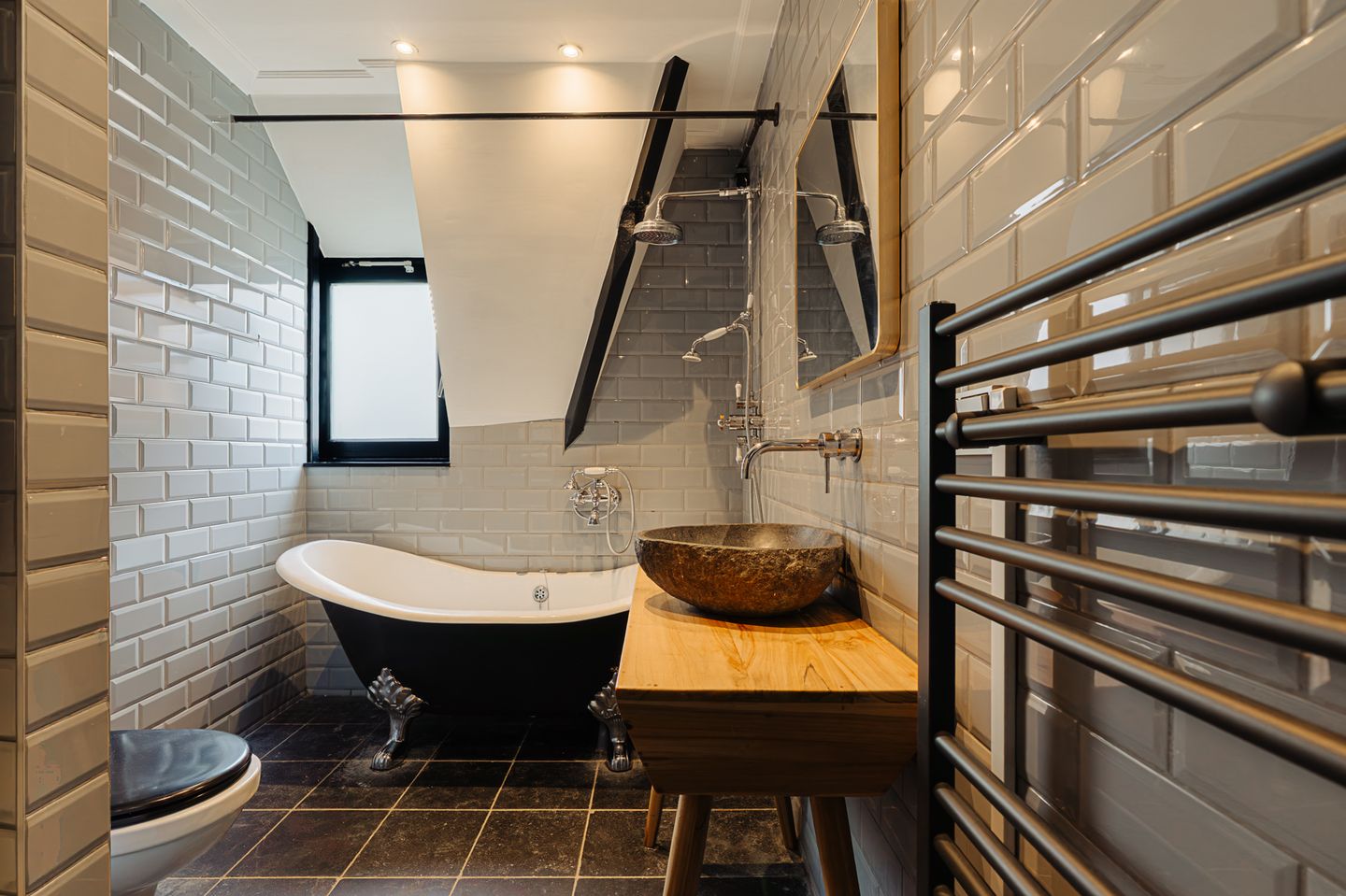Charming Renovated Corner House from 1906 with Garden and Four Bedrooms — 34