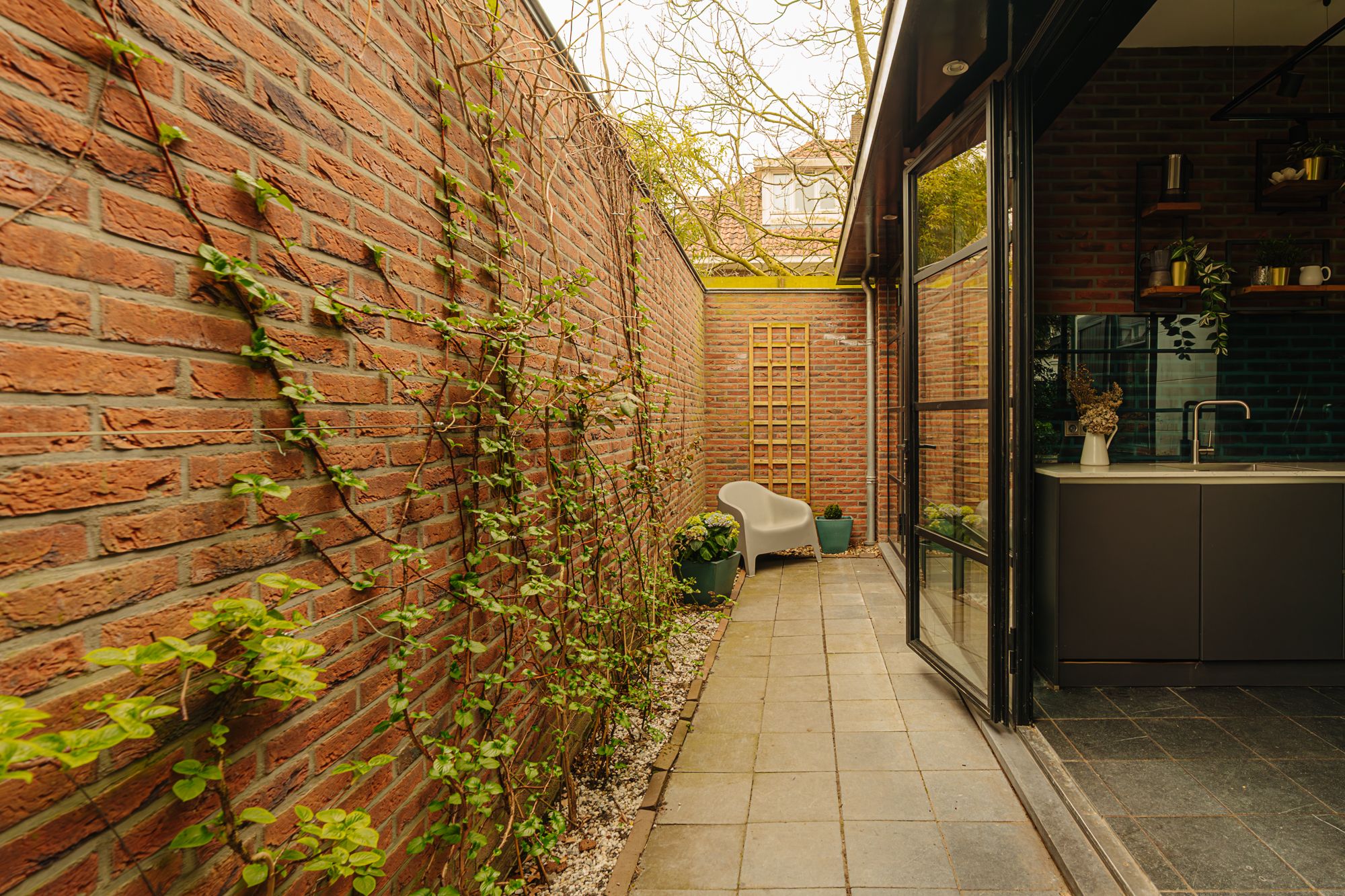 Charming Renovated Corner House from 1906 with Garden and Four Bedrooms — 12