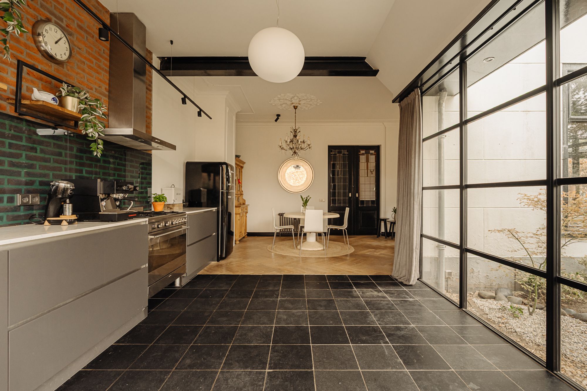 Charming Renovated Corner House from 1906 with Garden and Four Bedrooms — 15
