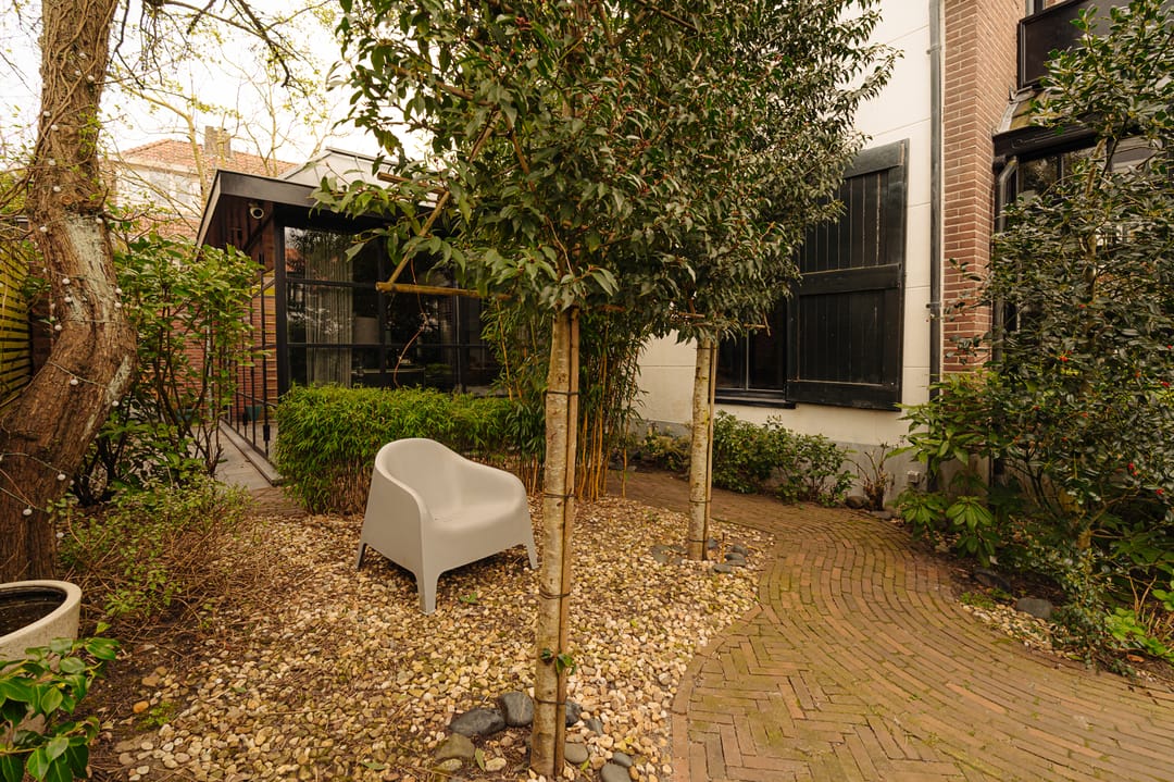 Charming Renovated Corner House from 1906 with Garden and Four Bedrooms — 38