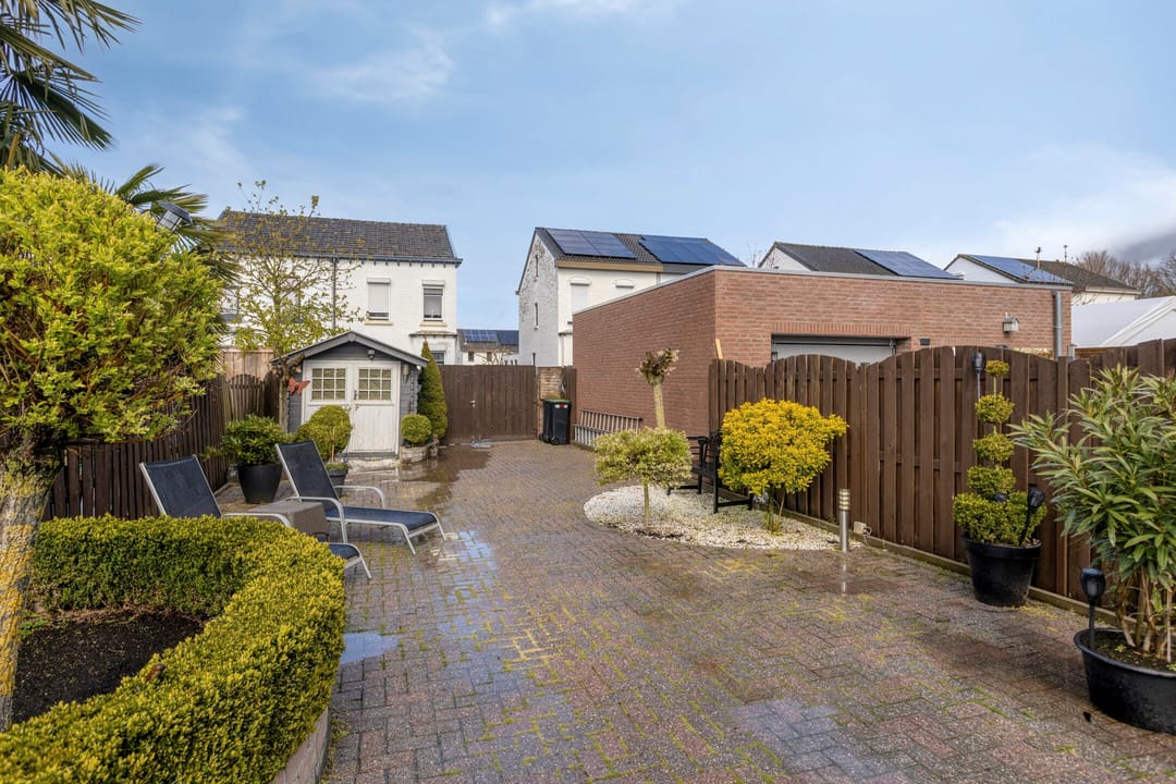 Foto 28 van Esdoornlaan 5