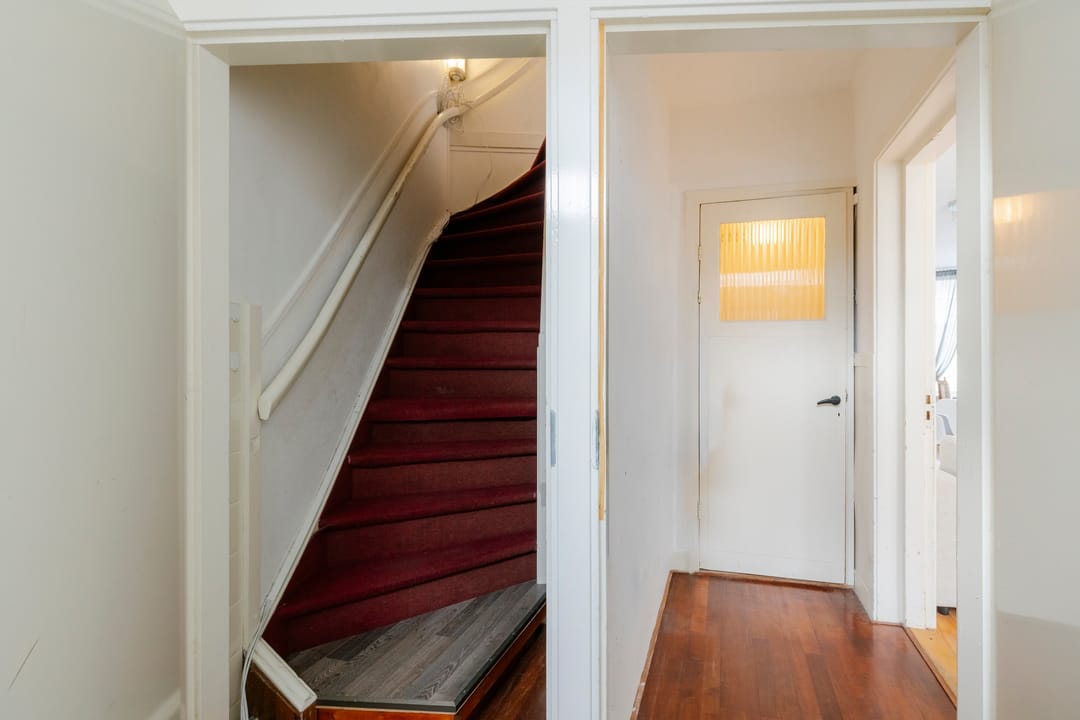 Spacious family home with 6 bedrooms in popular Nachtegaalbuurt — 31