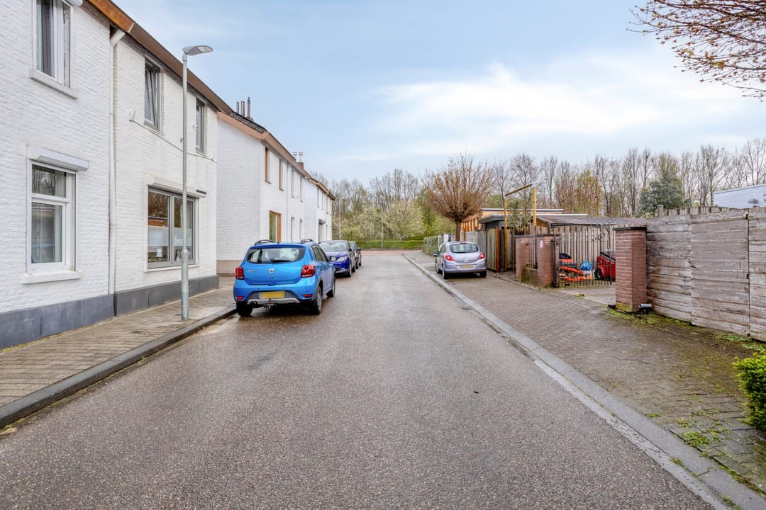 Foto 41 van Esdoornlaan 5