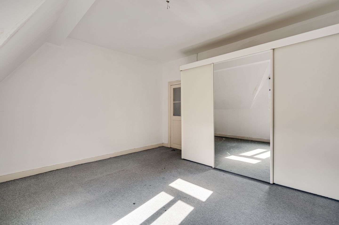 Foto 19 van Leliestraat 5