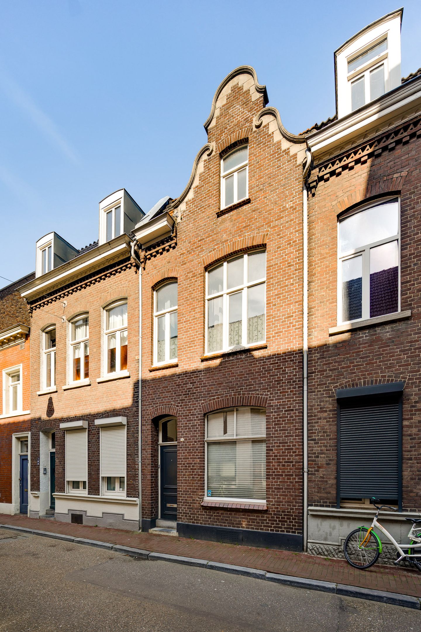 Foto 25 van Leliestraat 5