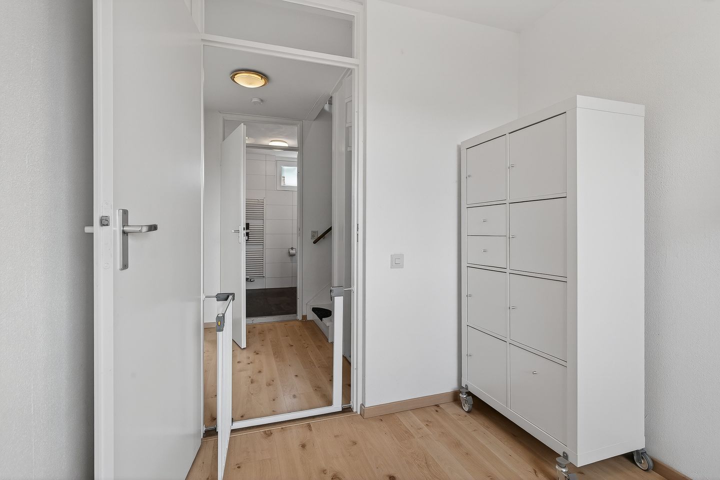 Spacious and Bright Family Home with Sunroom in Quiet Schijndel Neighborhood — 33