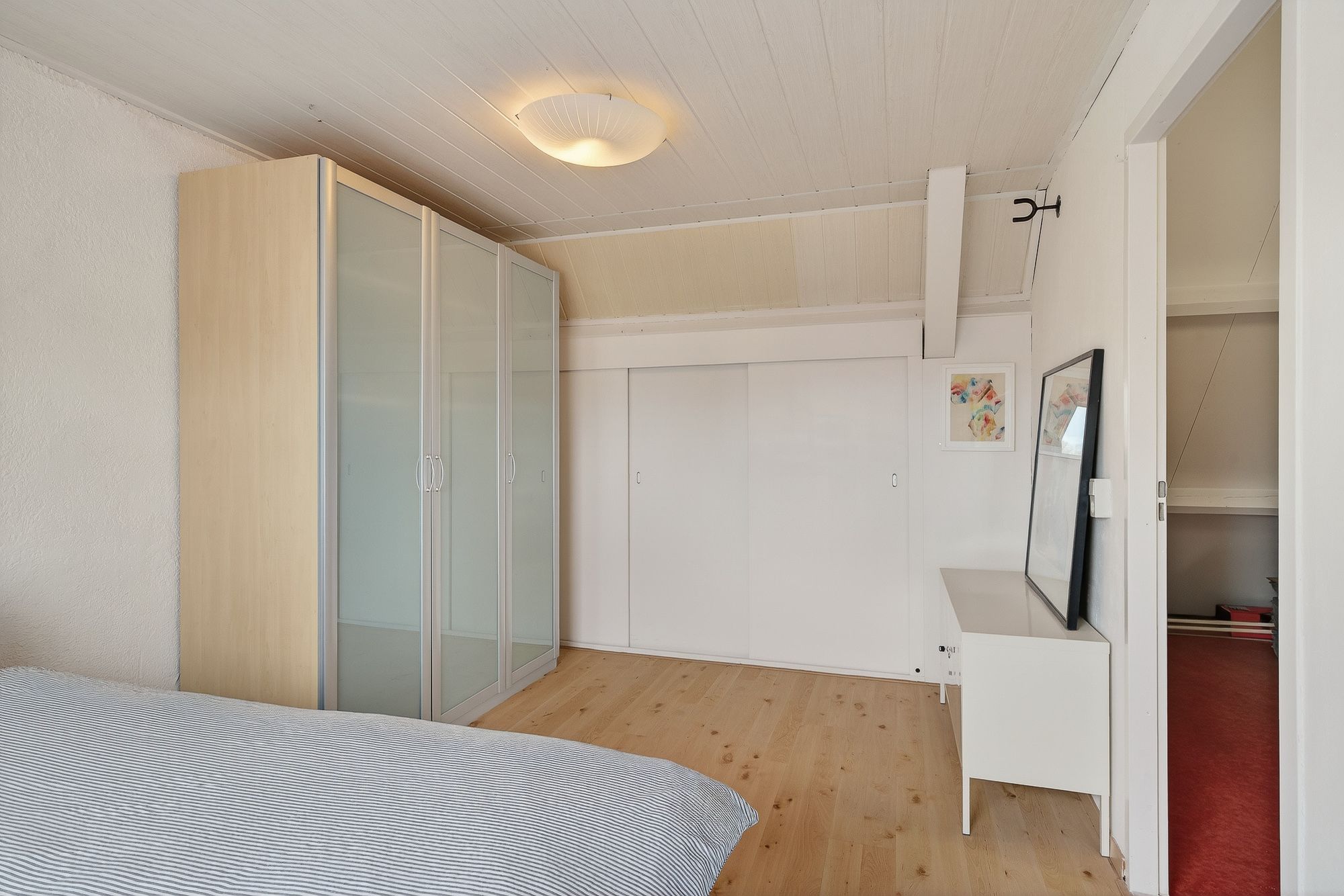 Spacious and Bright Family Home with Sunroom in Quiet Schijndel Neighborhood — 38