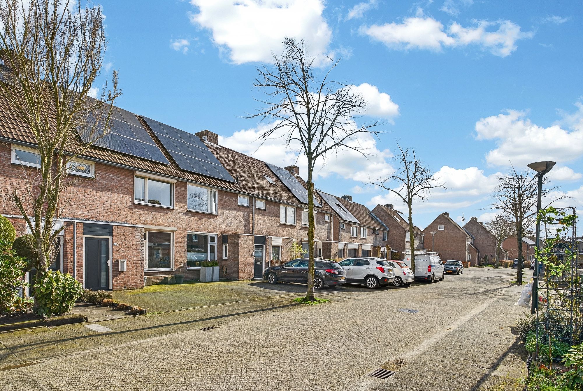 Spacious and Bright Family Home with Sunroom in Quiet Schijndel Neighborhood — 41