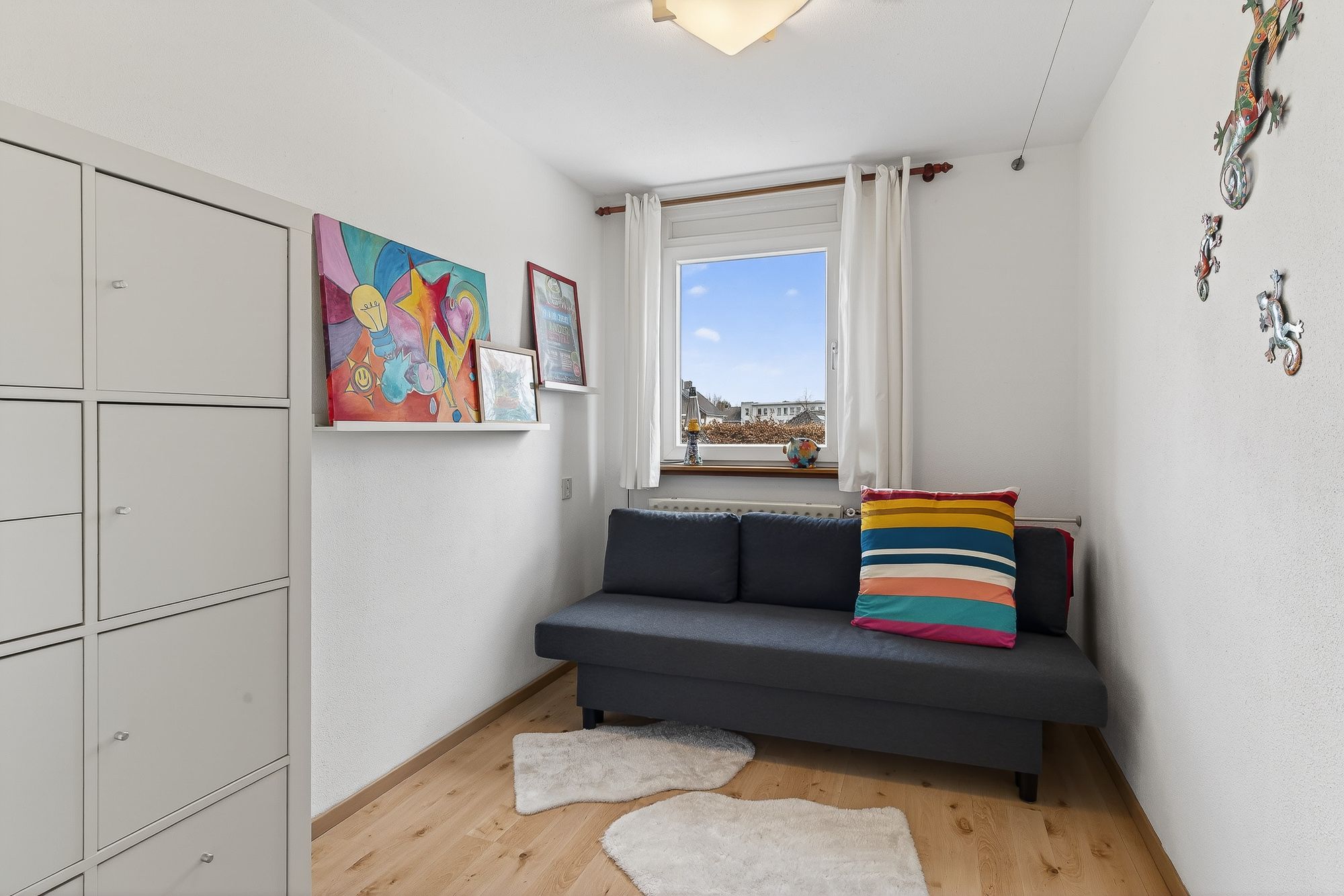 Spacious and Bright Family Home with Sunroom in Quiet Schijndel Neighborhood — 32