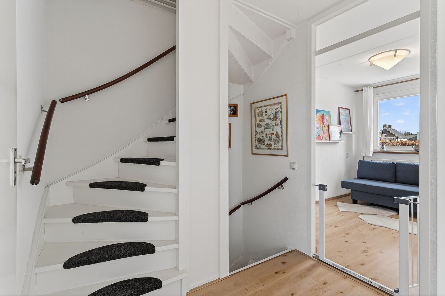 Spacious and Bright Family Home with Sunroom in Quiet Schijndel Neighborhood — 34