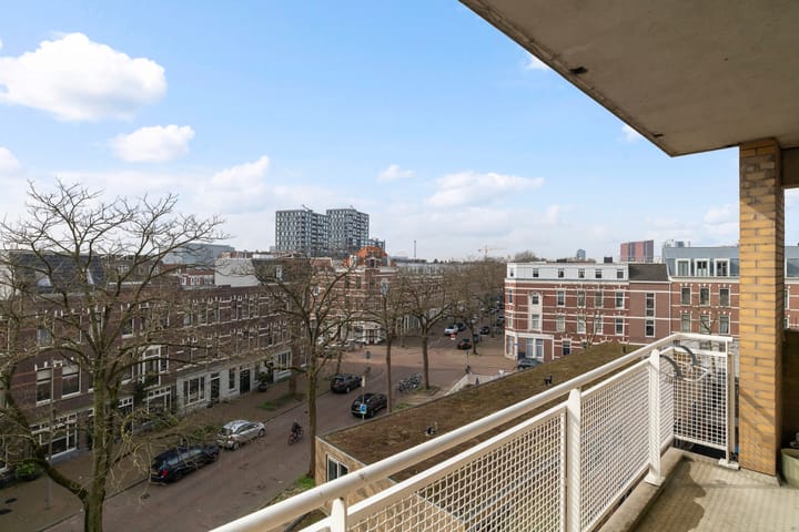 Photo 2 of Veerlaan 42-C