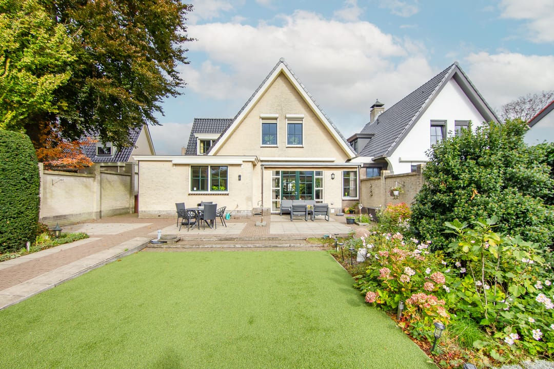 Spacious Semi-Detached Villa with Large Southwest-Facing Garden in Hillegom — 30