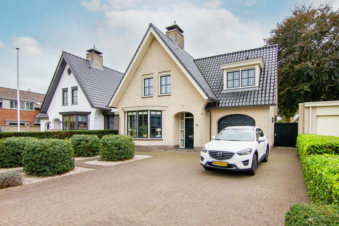 Spacious Semi-Detached Villa with Large Southwest-Facing Garden in Hillegom — 44