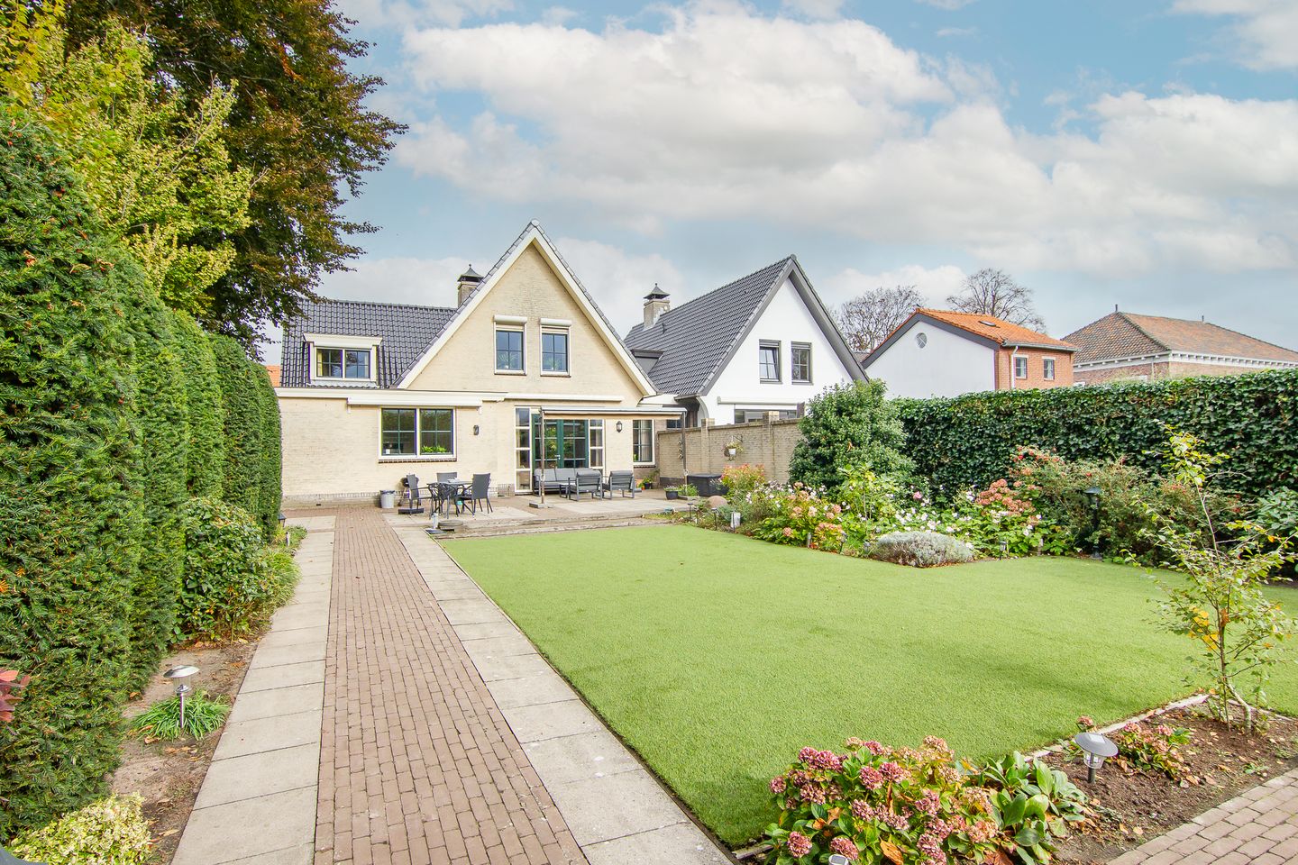 Spacious Semi-Detached Villa with Large Southwest-Facing Garden in Hillegom — 27