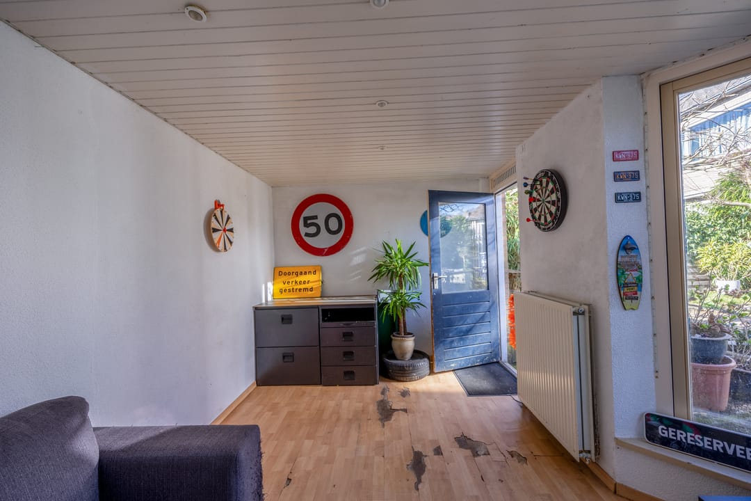 Spacious corner house with four bedrooms in quiet Molenhoek near the forest — 36