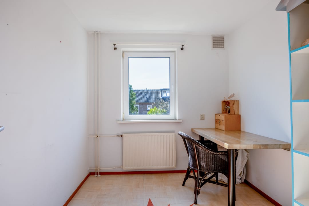 Spacious corner house with four bedrooms in quiet Molenhoek near the forest — 25