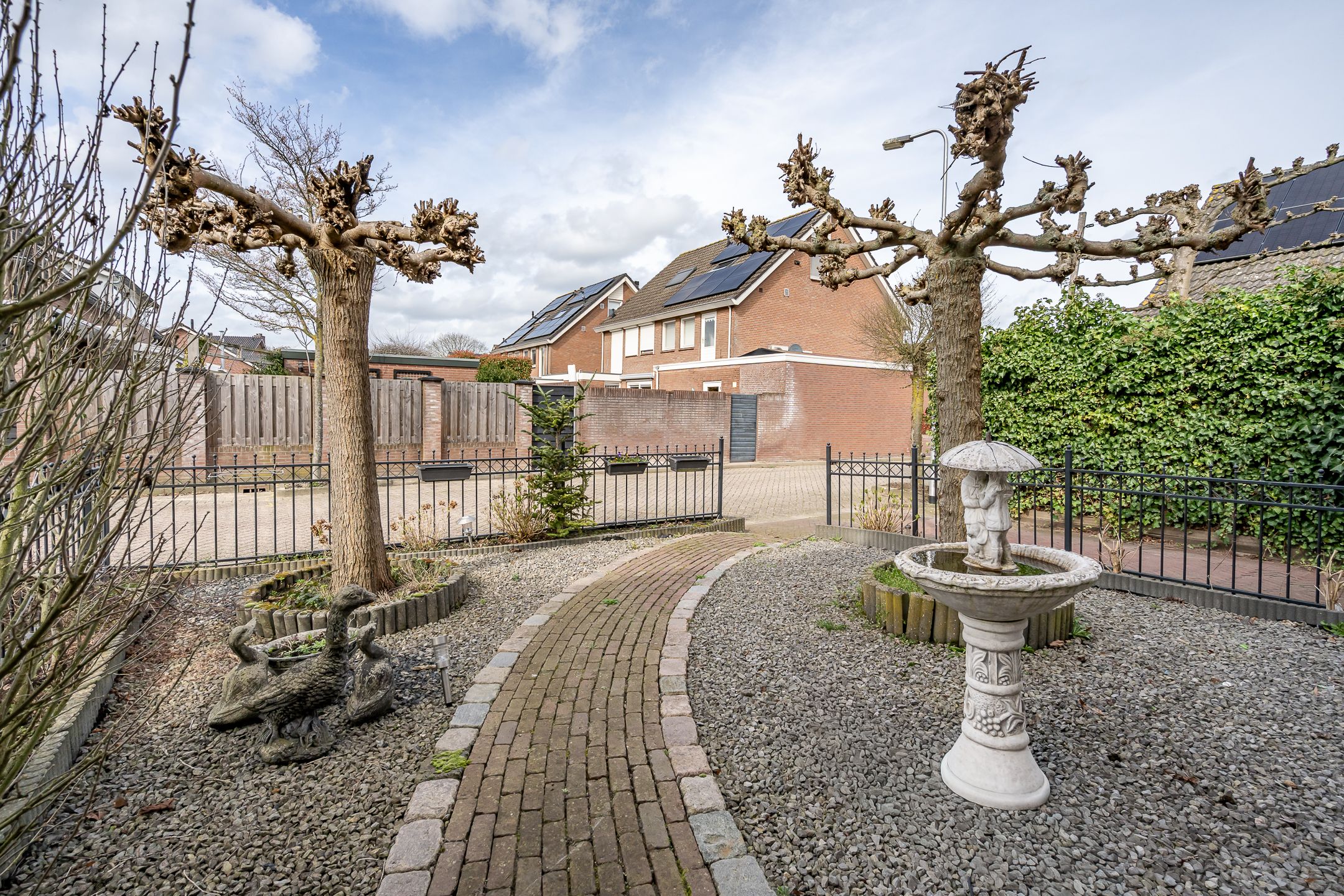 Foto 9 van J.E.S. Holthausstraat 1