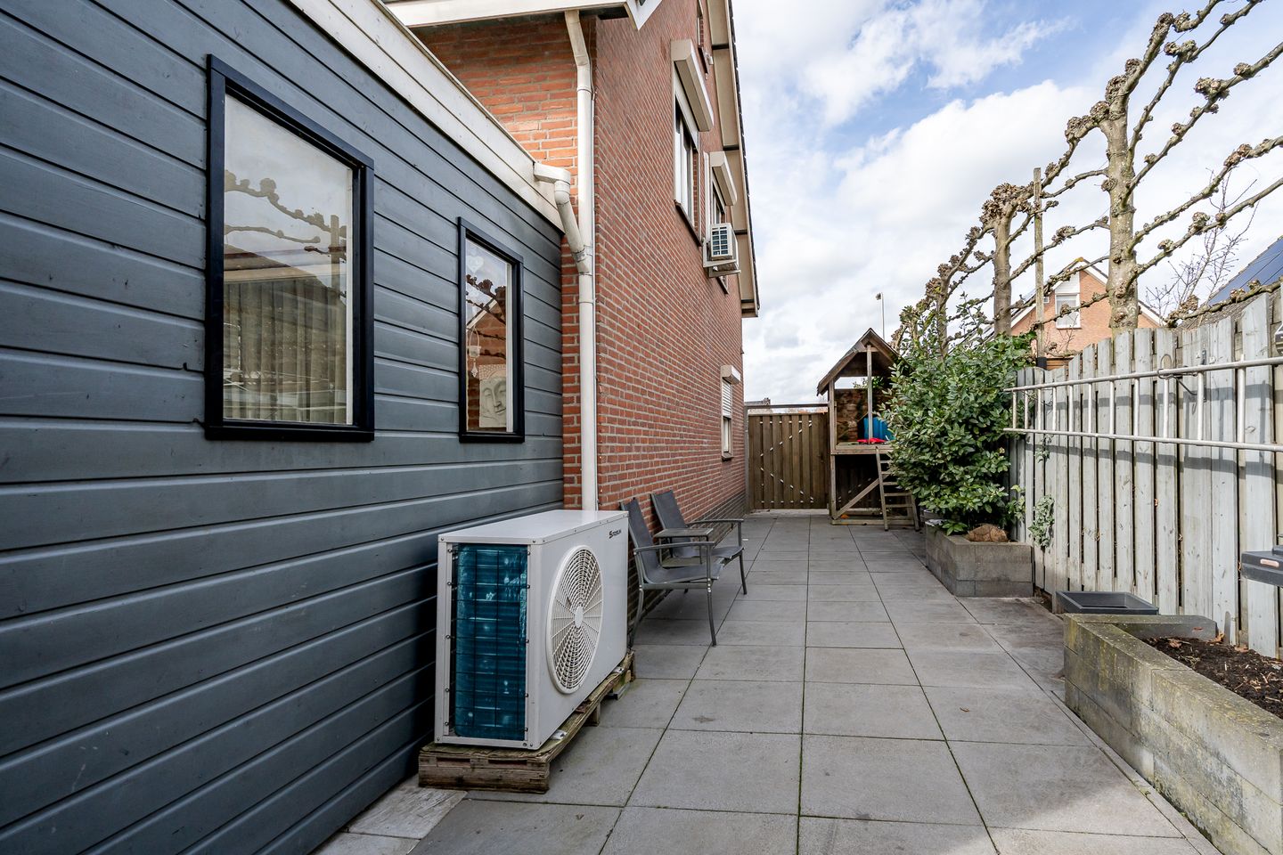 Foto 4 van J.E.S. Holthausstraat 1