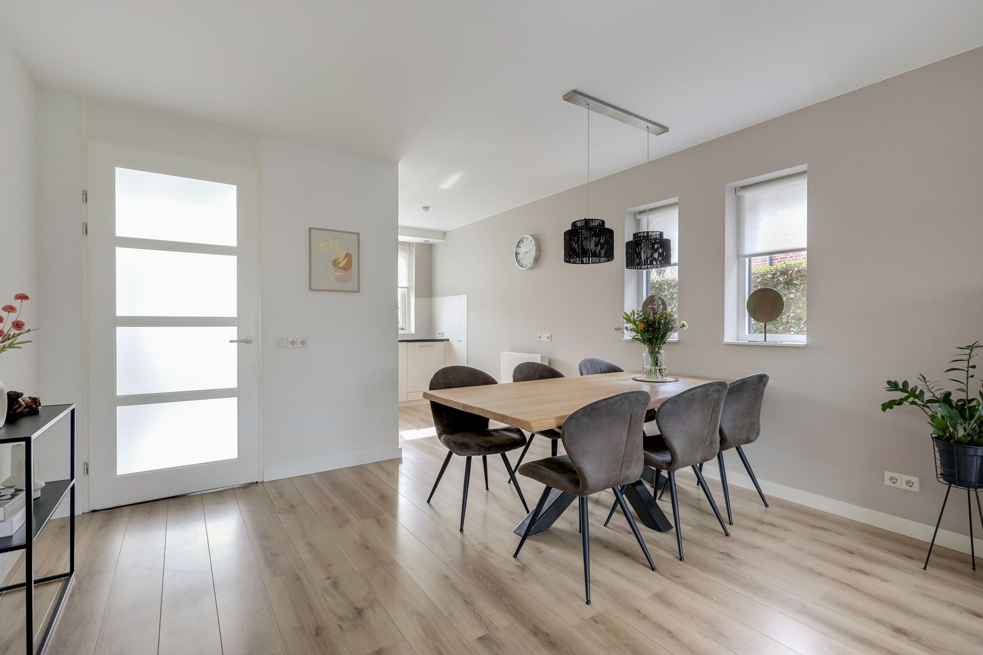 Energy-efficient corner home with enclosed veranda in Loo — 13