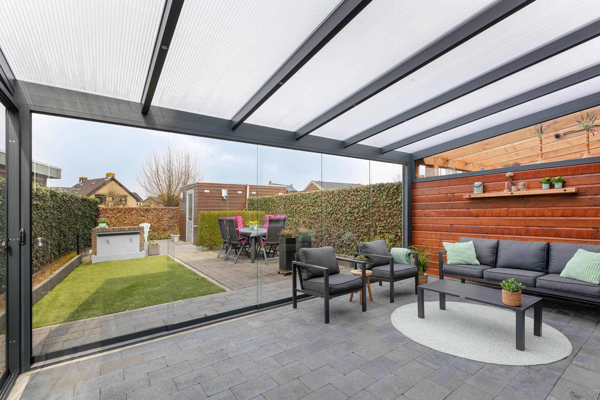 Energy-efficient corner home with enclosed veranda in Loo — 29