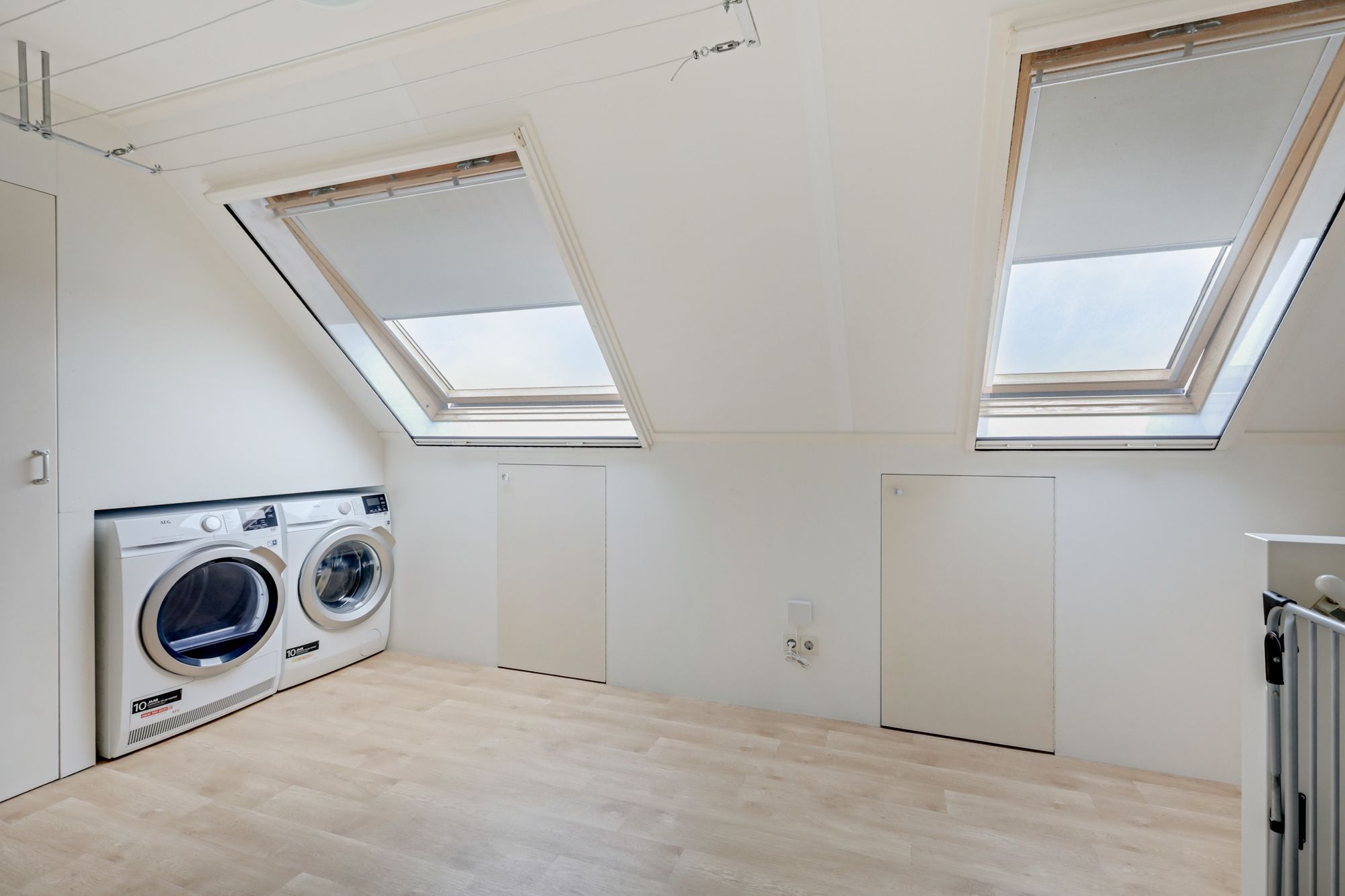 Energy-efficient corner home with enclosed veranda in Loo — 27