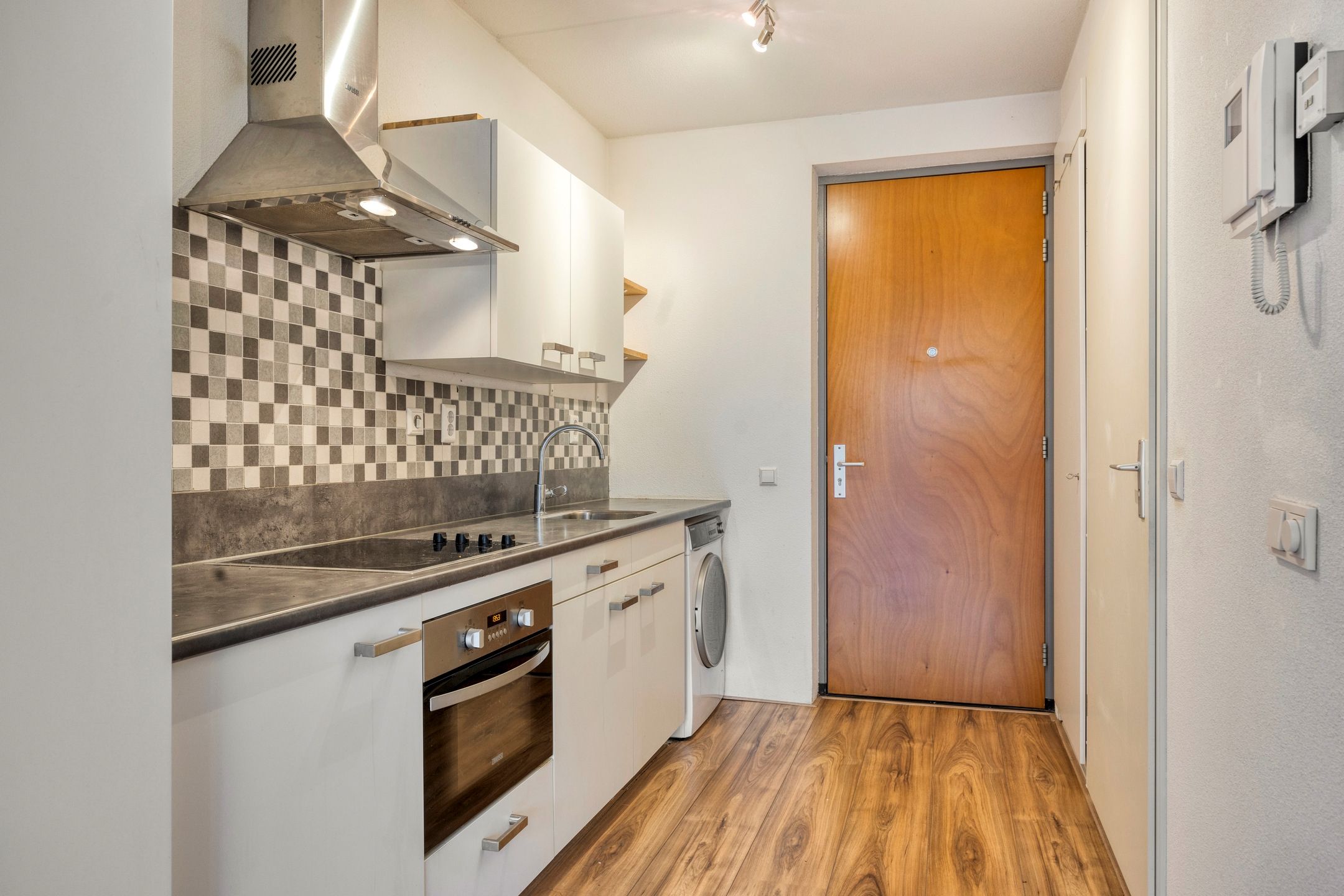 Photo 12 of Welnastraat 5