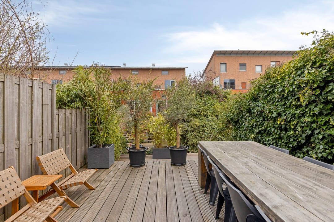 Spacious corner townhouse by the water in Rotterdam Terbregge — 21