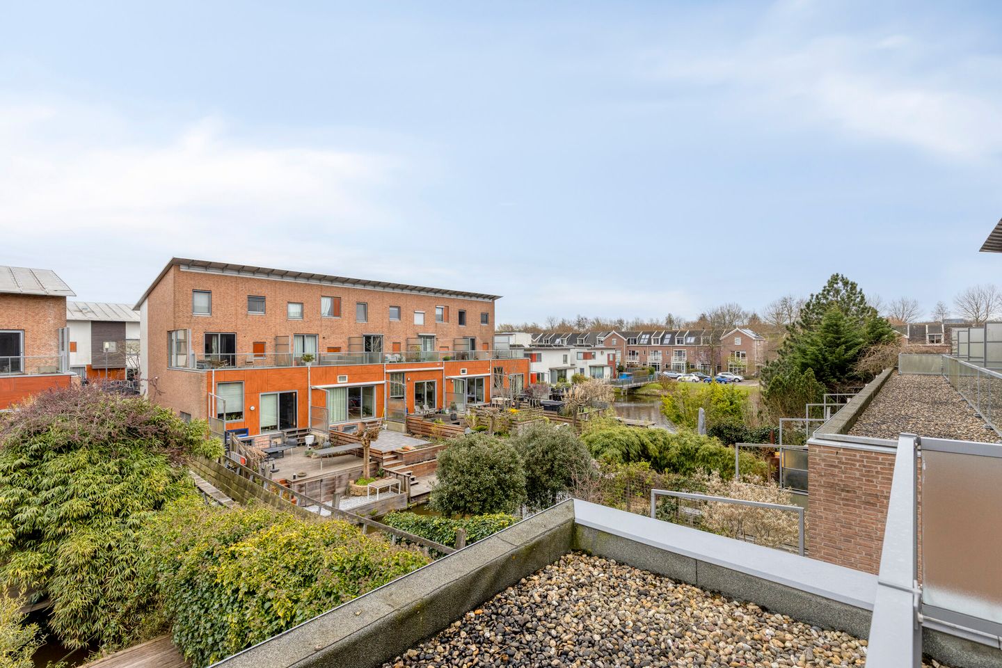 Spacious corner townhouse by the water in Rotterdam Terbregge — 24