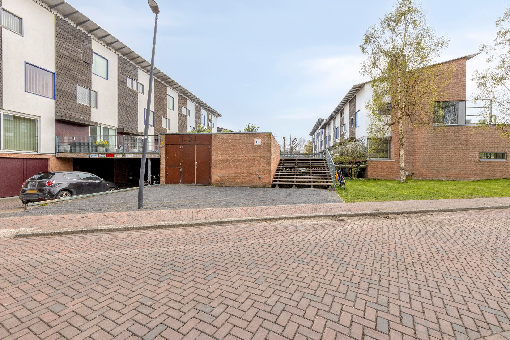 Spacious corner townhouse by the water in Rotterdam Terbregge — 32