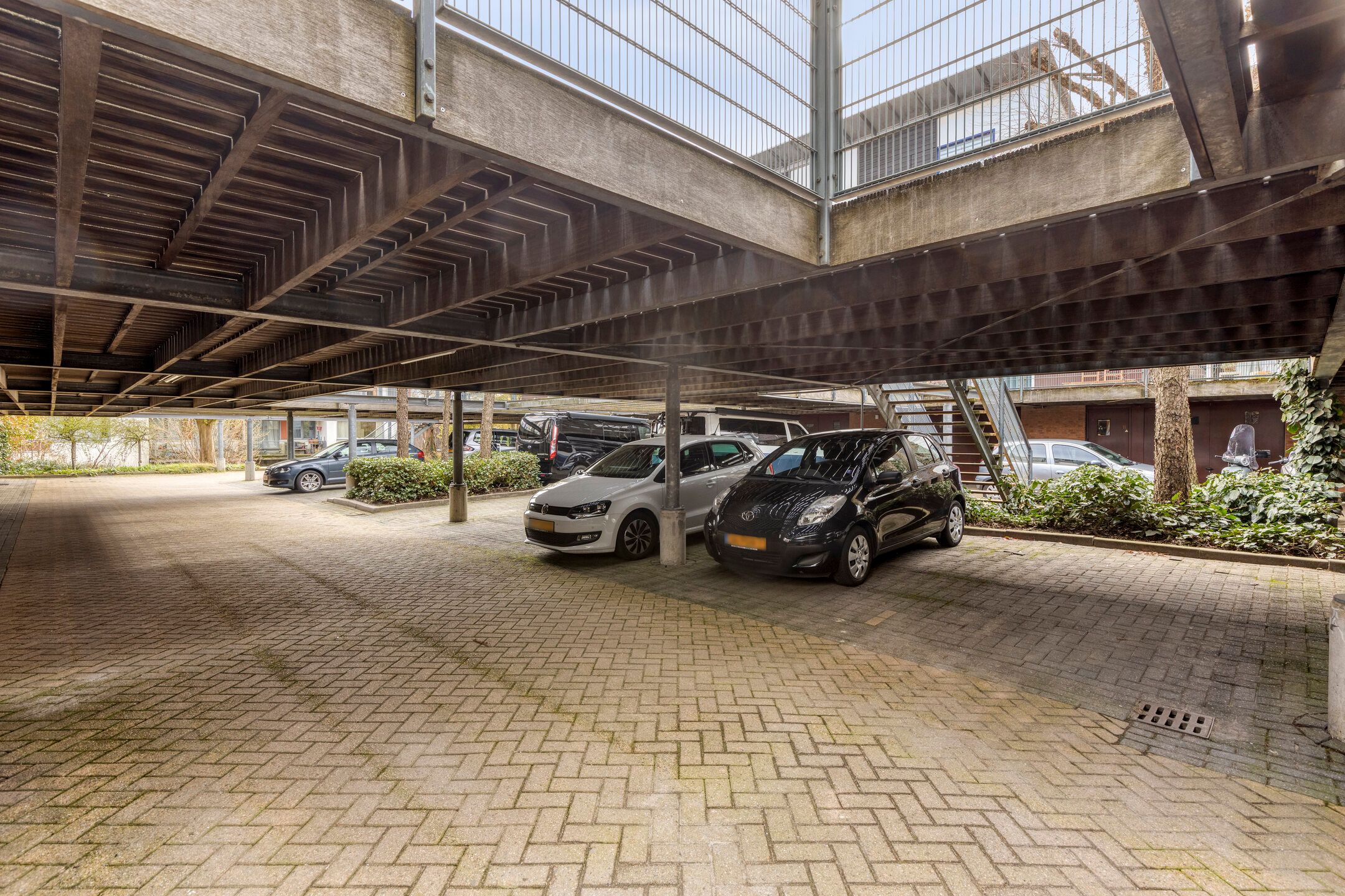 Spacious corner townhouse by the water in Rotterdam Terbregge — 26