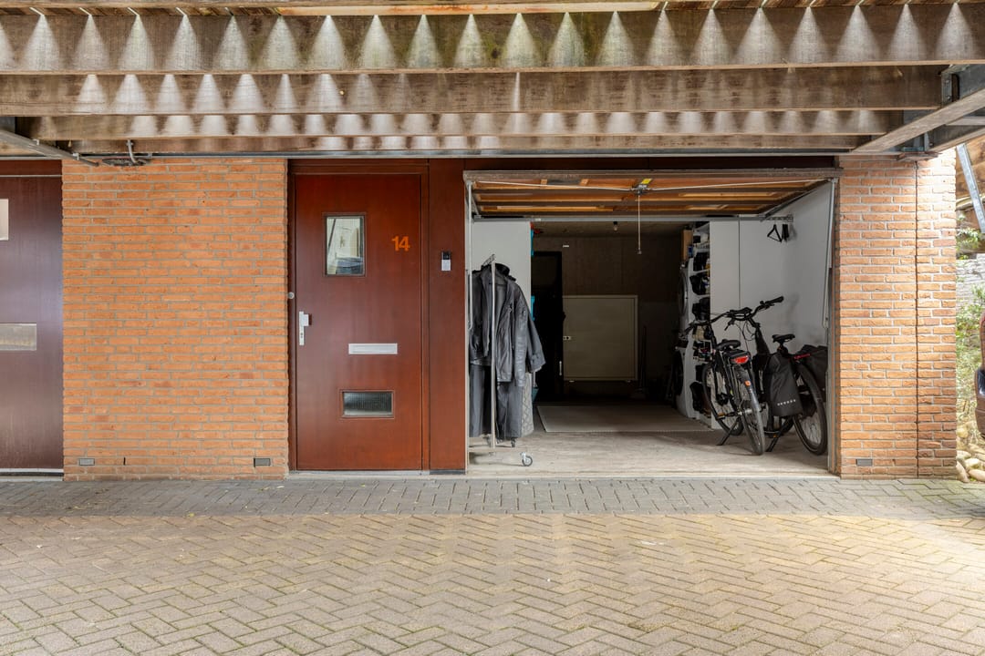 Spacious corner townhouse by the water in Rotterdam Terbregge — 27