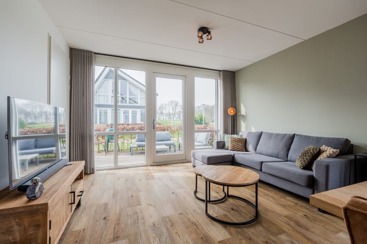 Photo 2 of Ambachtshof 26