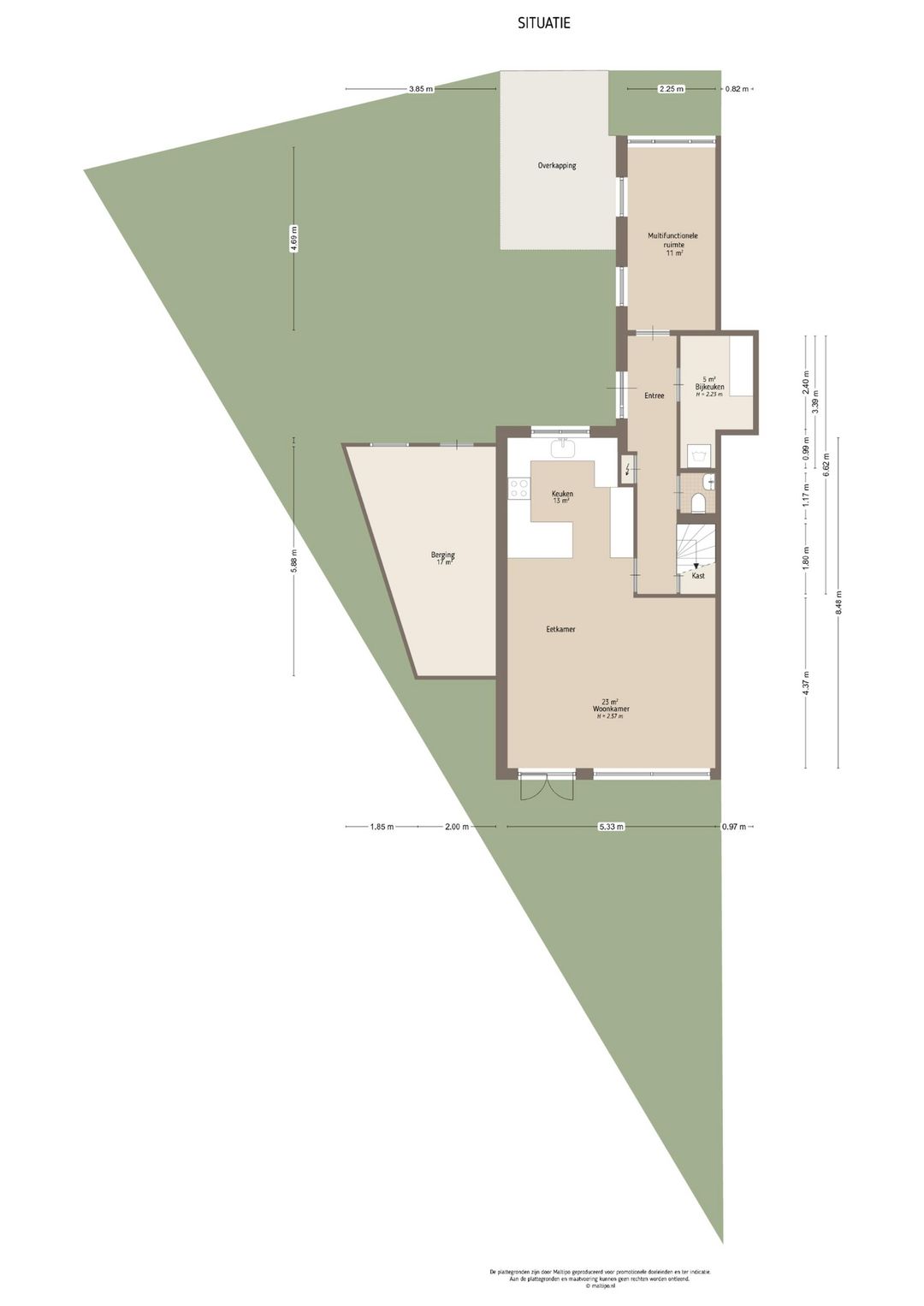 Spacious Corner Home with Surprisingly Large Front Garden — 34